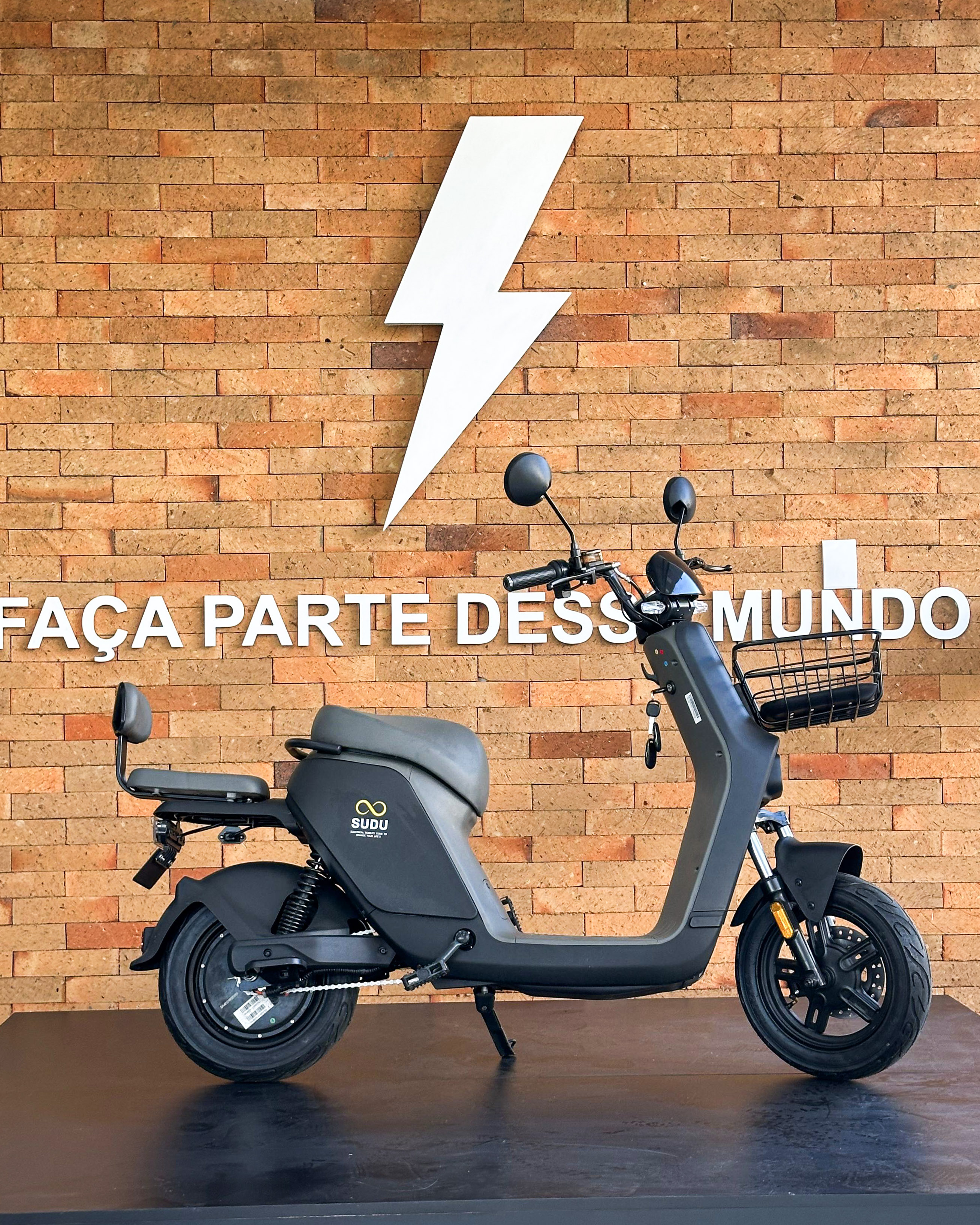 Veículo elétrico SUDU A2S