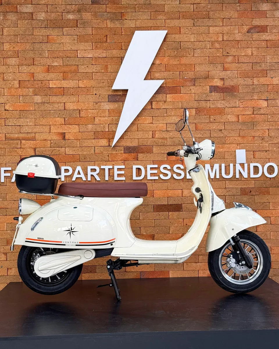 Veículo elétrico MotoChefe Roma